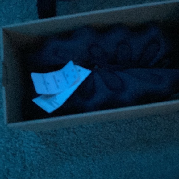 Yeezy 450 dark slate (Black) SIZE 5 1/2 IN MEN - Picture 3 of 10